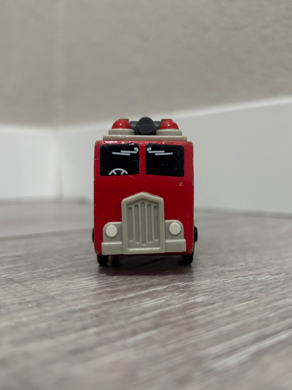 Wooden Sodor Fire Truck Hook & Ladder - Thomas & Friends - Picture 3 of 8